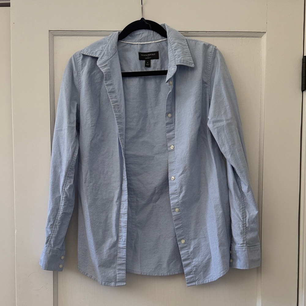 Banana Republic tailored fit button shirt